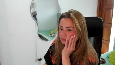 Snapshot of julieta_star69 chatting on October 6, 7:18 pm julieta_star69 online show from October 6, 7:18 pm
