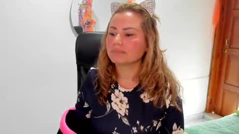 Snapshot of julieta_star69 chatting on October 14, 7:38 pm julieta_star69 online show from October 14, 7:38 pm