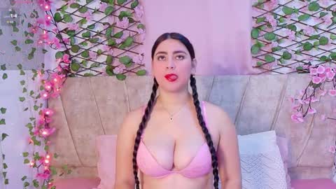 julietatorres_ online show from January 8, 11:14 am