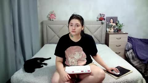 Snapshot of julietkalen chatting on January 22, 4:23 am Julietkitty online show from January 22, 4:23 am