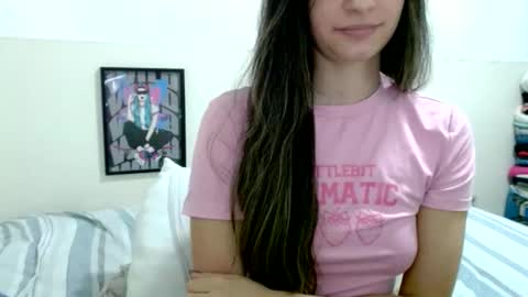 Snapshot of julietolentino_silva chatting on October 11, 4:28 am julietolentino_silva online show from October 11, 4:28 am