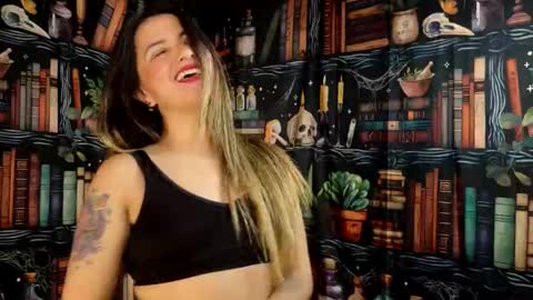 Julietta Jackson online show from November 19, 9:15 pm