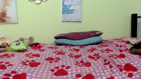 juliette18rose online show from May 8, 2:59 am