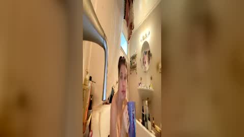 juliettelatte81200 online show from July 3, 4:24 pm