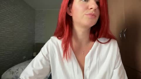 Snapshot of julietterosie chatting on December 15, 6:48 pm Rose online show from December 15, 6:48 pm
