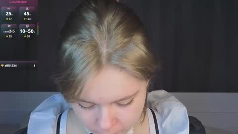 Julie online show from December 17, 5:28 pm