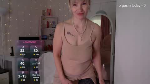 Julia online show from February 27, 5:24 am