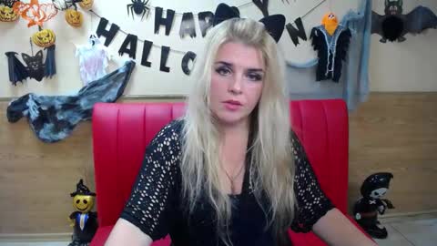 Snapshot of julya_barbi chatting on October 21, 5:17 pm Julya Barbi online show from October 21, 5:17 pm