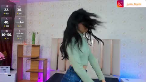Snapshot of juno_tay chatting on September 12, 7:43 pm JUNO online show from September 12, 7:43 pm