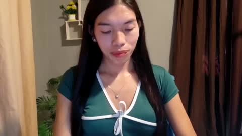 jusa_yan online show from June 24, 5:50 am
