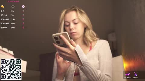 Snapshot of justbarbie chatting on September 15, 9:06 am Alexa online show from September 15, 9:06 am