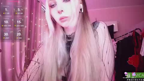 justmeowgirl online show from June 15, 5:29 am