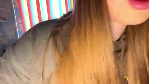 Melissa online show from May 26, 6:13 am