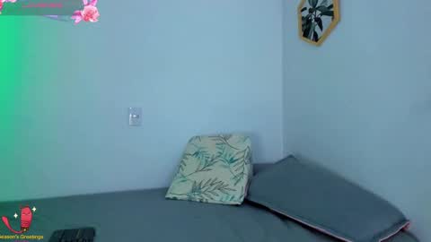 Snapshot of k4ymull3r_ chatting on December 11, 10:49 pm Kayli online show from December 11, 10:49 pm