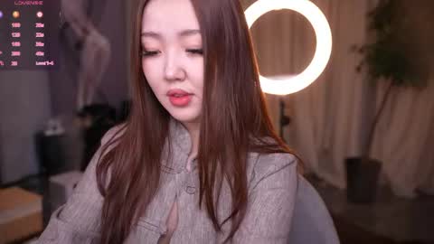 Amely online show from April 18, 3:53 am