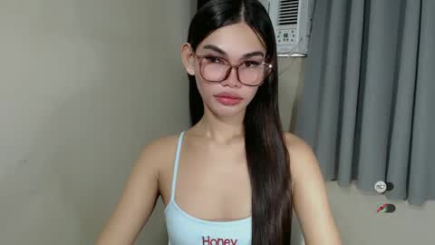 Snapshot of kaamy_dake chatting on March 7, 6:13 am KAAMY online show from March 7, 6:13 am