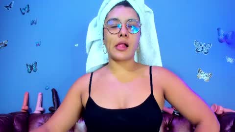 kaira_mosse_ online show from July 2, 11:49 am