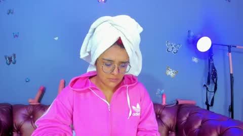 kaira_mosse_ online show from April 19, 11:43 am