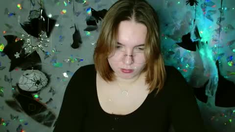 Snapshot of kaitlin_kk chatting on October 1, 5:18 pm Kaitlin online show from October 1, 5:18 pm