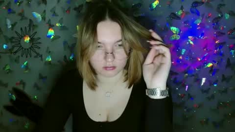 Snapshot of kaitlin_kk chatting on September 19, 9:19 am Kaitlin online show from September 19, 9:19 am