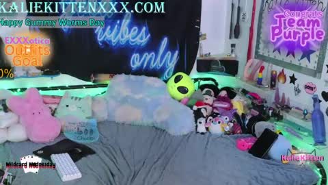 KalieKitten online show from July 15, 9:52 pm