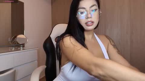 Snapshot of kaliffa_zoe chatting on October 17, 12:02 am Zoe online show from October 17, 12:02 am