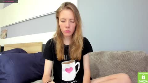 Snapshot of kalisee_ chatting on January 7, 6:48 am Kalisee online show from January 7, 6:48 am