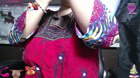 Snapshot of kalpananaisha_ chatting on December 21, 10:17 am Alisha online show from December 21, 10:17 am