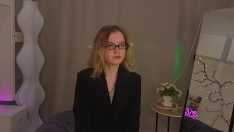 Emily online show from May 25, 6:12 am