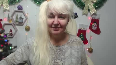 Snapshot of kamaliasim chatting on December 9, 7:39 pm KamaliaSim online show from December 9, 7:39 pm