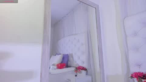 Snapshot of kamila_arias chatting on October 20, 2:31 pm online show from October 20, 2:31 pm