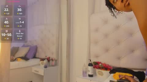 Snapshot of kamila_arias chatting on September 15, 12:46 pm online show from September 15, 12:46 pm