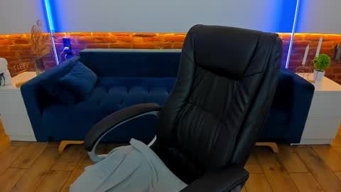 kamilahot25 online show from February 13, 4:50 pm