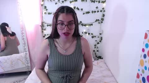 Snapshot of kamilew chatting on October 4, 7:07 pm kamilew online show from October 4, 7:07 pm