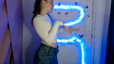 Snapshot of kamilla_love_ chatting on September 25, 5:01 pm kamilla_love_ online show from September 25, 5:01 pm