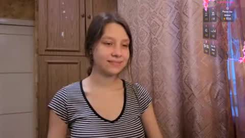 Mari  Simmons online show from December 2, 9:33 am