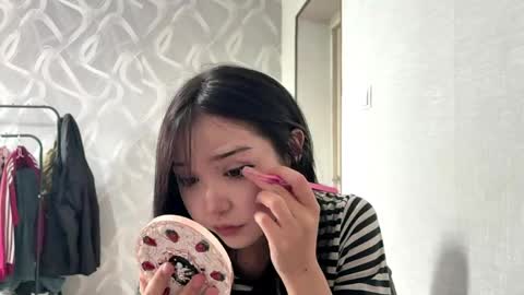 Lily online show from May 3, 9:12 am