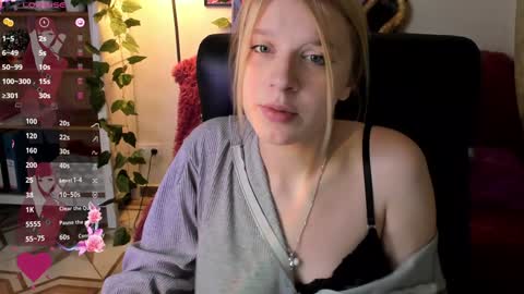 Snapshot of karambamoon chatting on January 11, 8:10 pm Lera online show from January 11, 8:10 pm