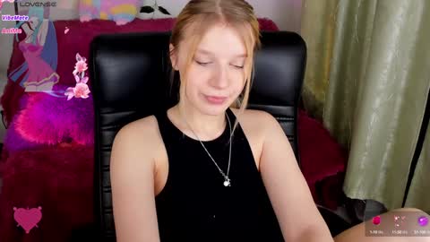 Snapshot of karambamoon chatting on February 1, 8:47 pm Lera online show from February 1, 8:47 pm