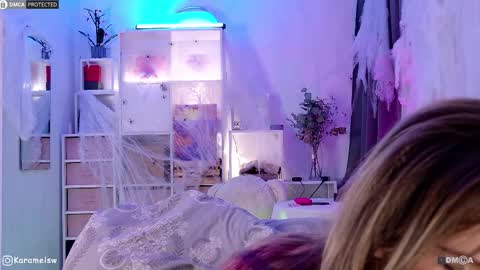 Julia online show from November 4, 12:37 am