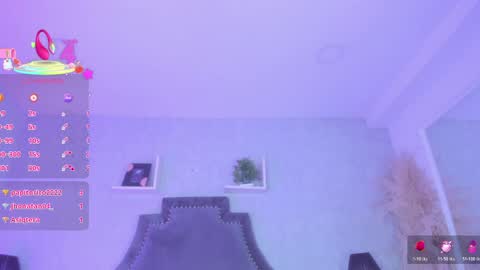 Karely online show from April 4, 4:39 pm