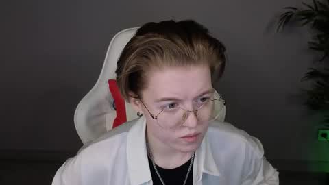 Karen online show from March 20, 9:25 am