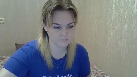 Snapshot of karennelsonx chatting on December 21, 1:10 pm karennelsonx online show from December 21, 1:10 pm