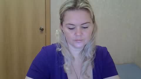 karennelsonx online show from March 7, 11:28 am