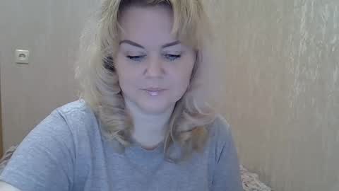 Snapshot of karennelsonx chatting on February 6, 1:32 pm karennelsonx online show from February 6, 1:32 pm