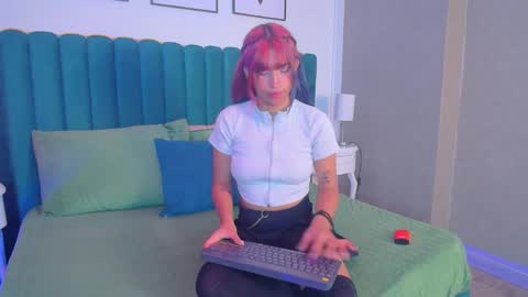 Snapshot of karin_ks chatting on February 8, 2:58 am Karina online show from February 8, 2:58 am