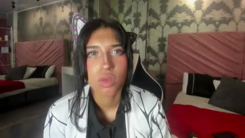 Snapshot of karin_ks chatting on October 2, 7:52 pm Karina online show from October 2, 7:52 pm