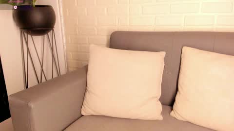 Snapshot of karina_gomez_18 chatting on March 9, 2:50 am Kari online show from March 9, 2:50 am