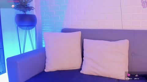 Snapshot of karina_gomez_18 chatting on January 14, 2:50 am Kari online show from January 14, 2:50 am