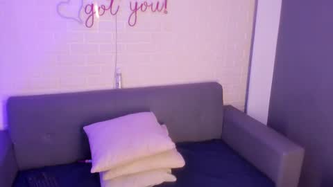 Snapshot of karina_gomez_18 chatting on September 21, 11:31 am Kari online show from September 21, 11:31 am